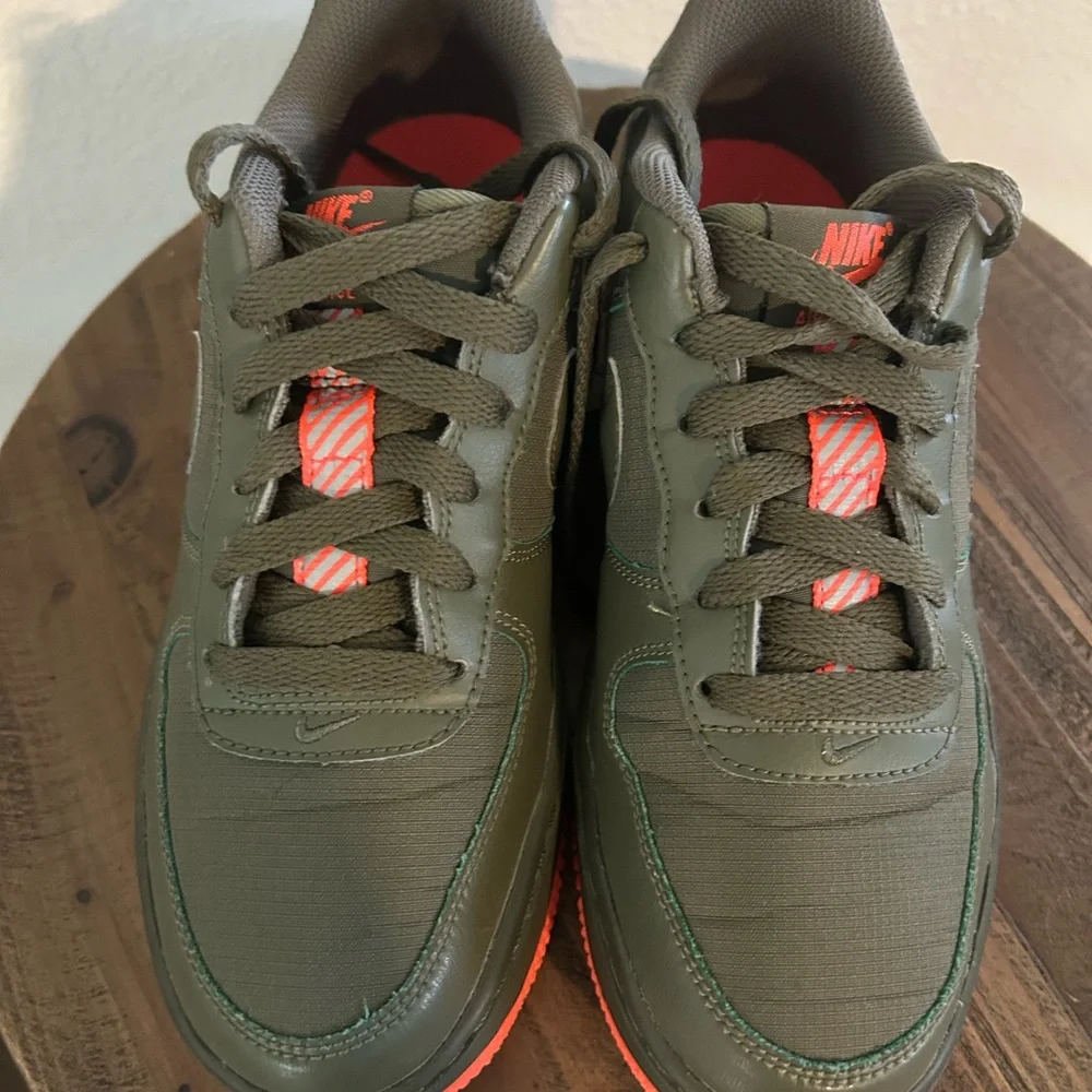Nike Kids Sneakers in Olive and Orange - Picture 2 of 3
